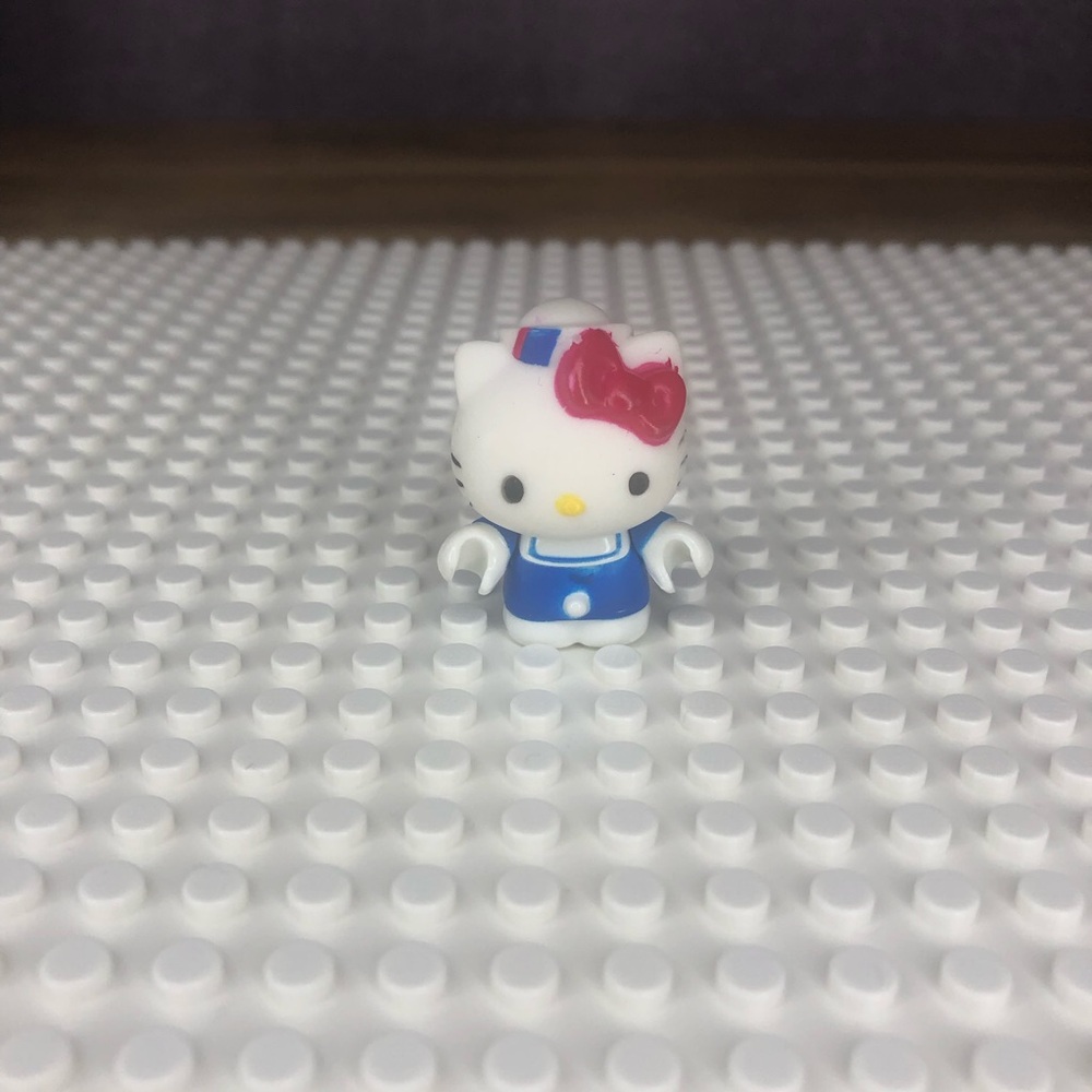 Mega Bloks Sanrio Hello Kitty Sailor Mini Figure